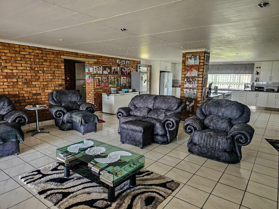 3 Bedroom Property for Sale in Oranjeville Free State